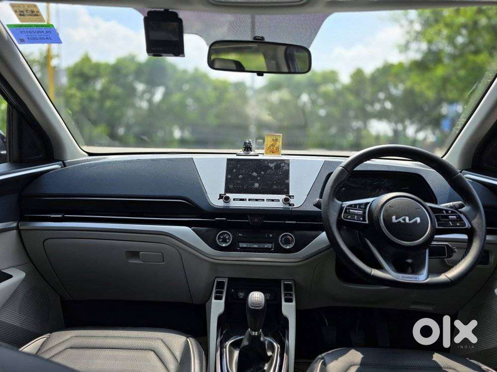 Kia Carens G1.5 6mt Gravity, 2025, Petrol