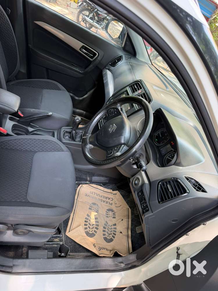 Maruti Suzuki Brezza Zdi+ Dual Tone, 2017, Diesel