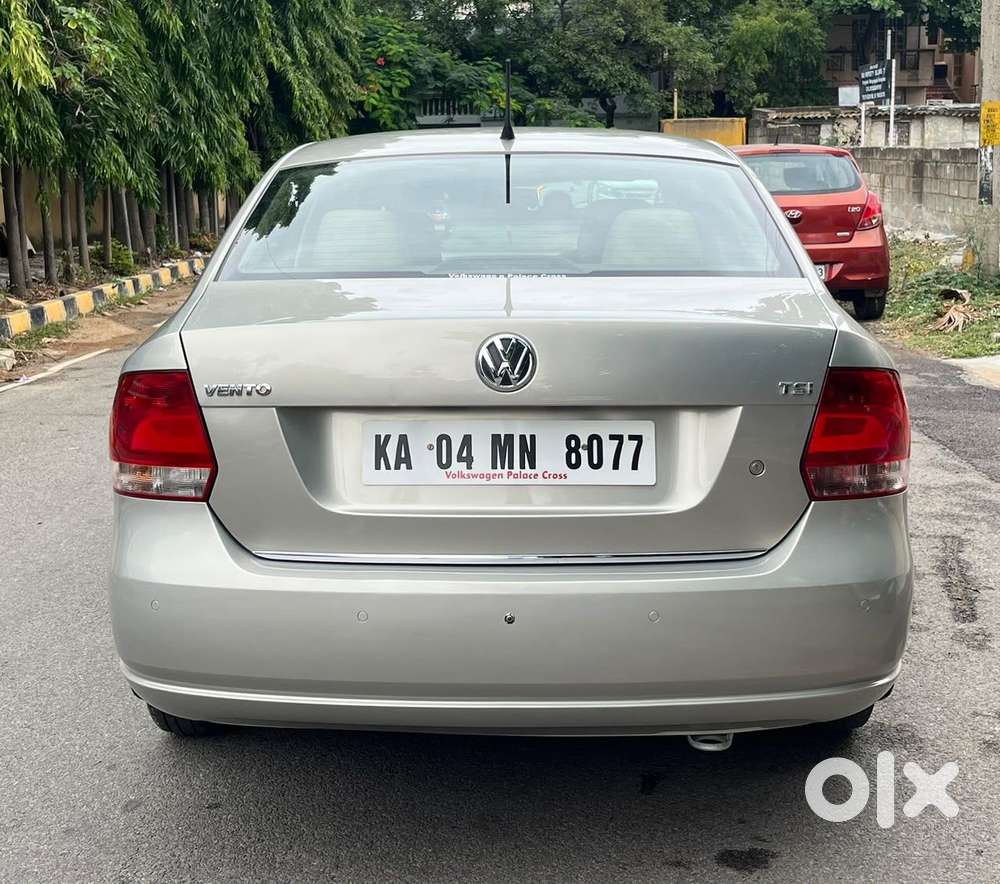 Volkswagen Vento 1.2 Tsi Highline Plus At, 2014, Petrol