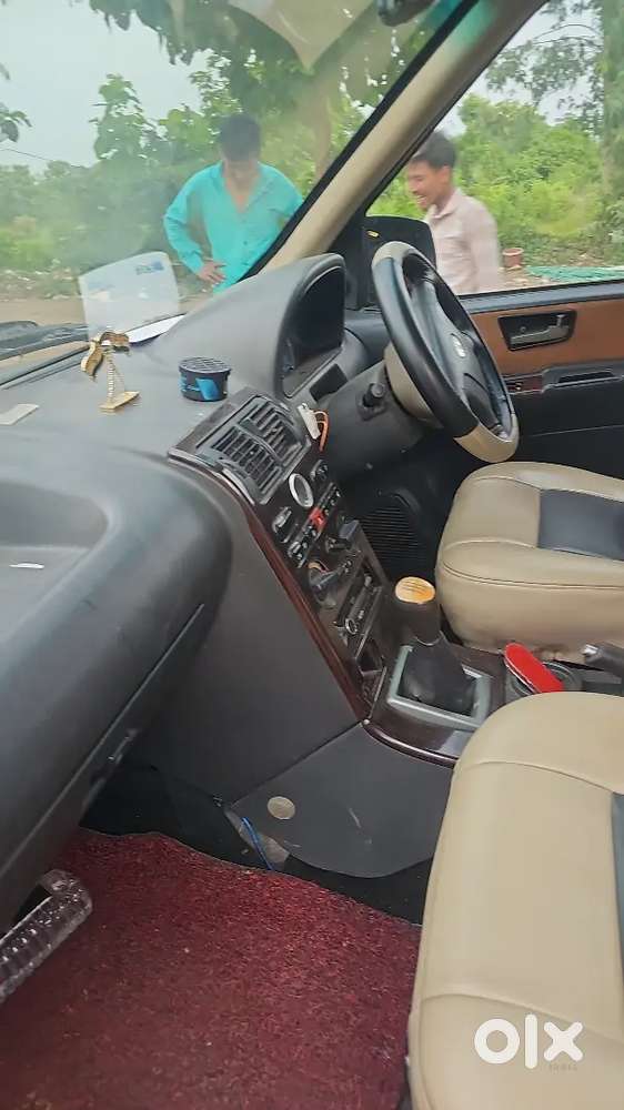 Tata Safari Dicor 2011