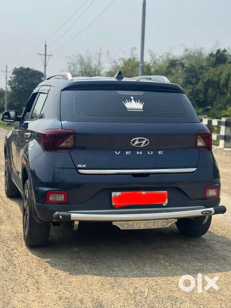 Hyundai Venue 2022 Petrol 17000 Km Driven