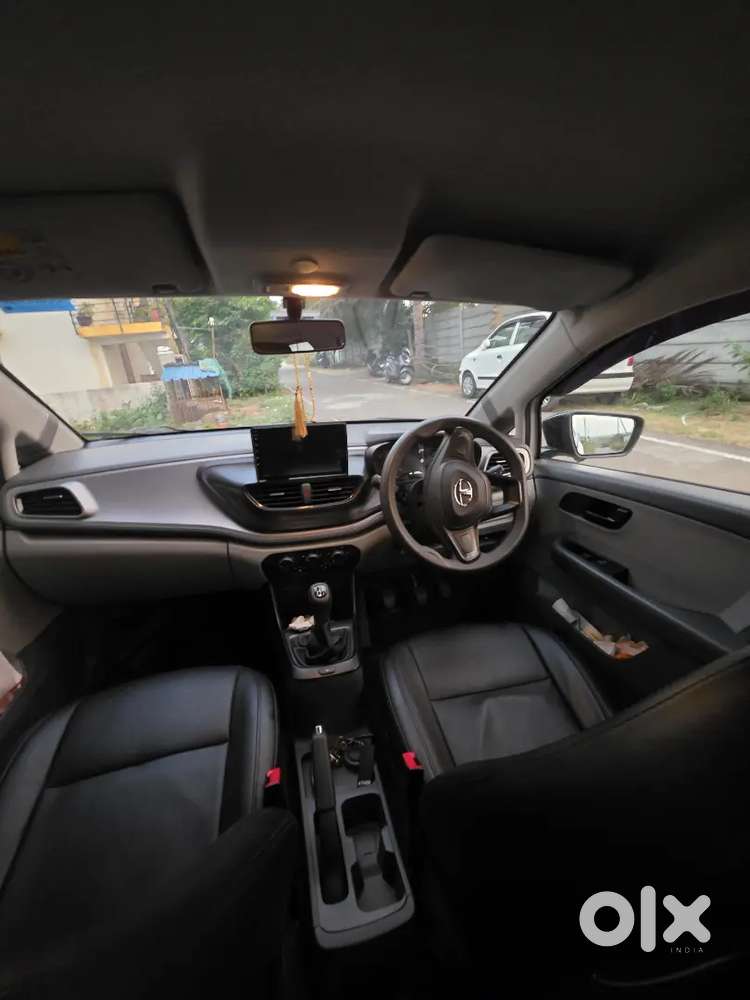 Urgent Sale Of Tata Altroz 2020 Petrol Well Maintained,