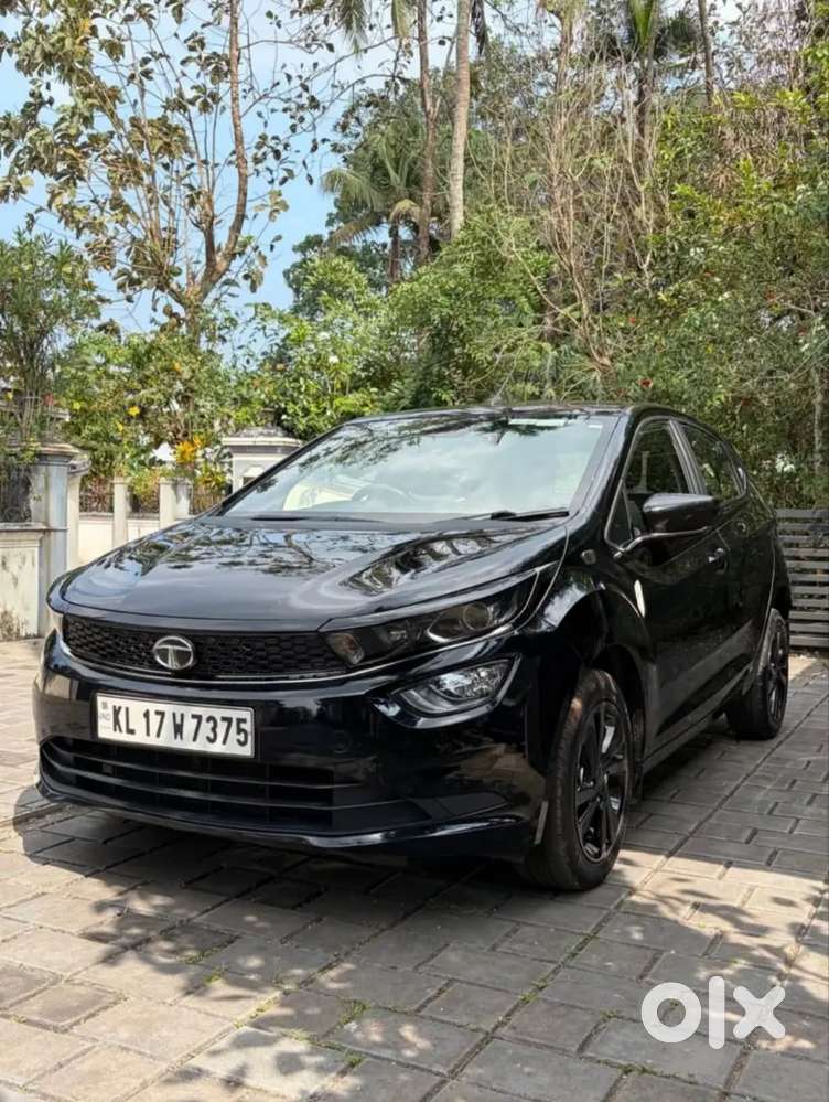 2022 Altroz Diesel Dark Edition Top End