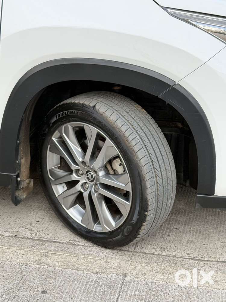 Toyota Innova Hycross 2.0 Zx (o) Hybrid 7 Str, 2023