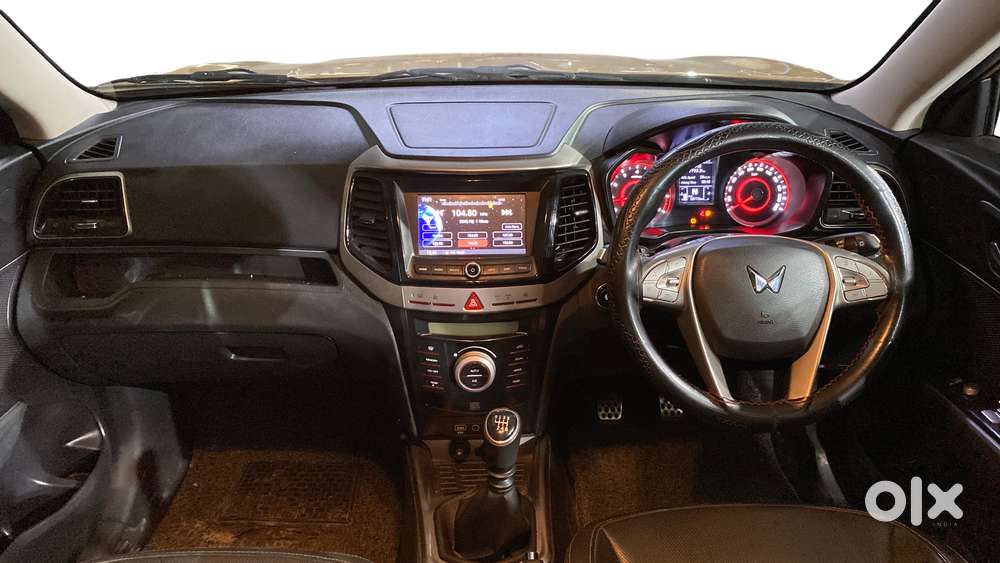 Mahindra Xuv300 W8 Option Dual Tone, 2023, Petrol