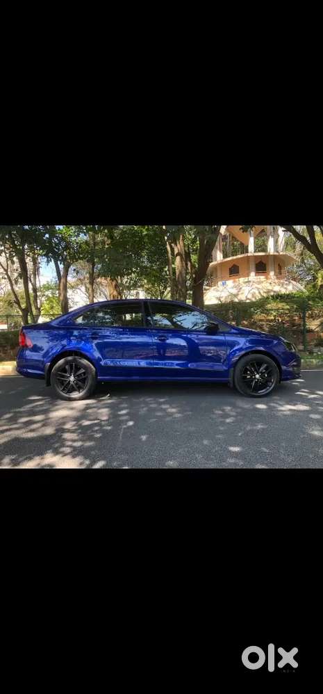 Skoda Rapid Onyx Blue