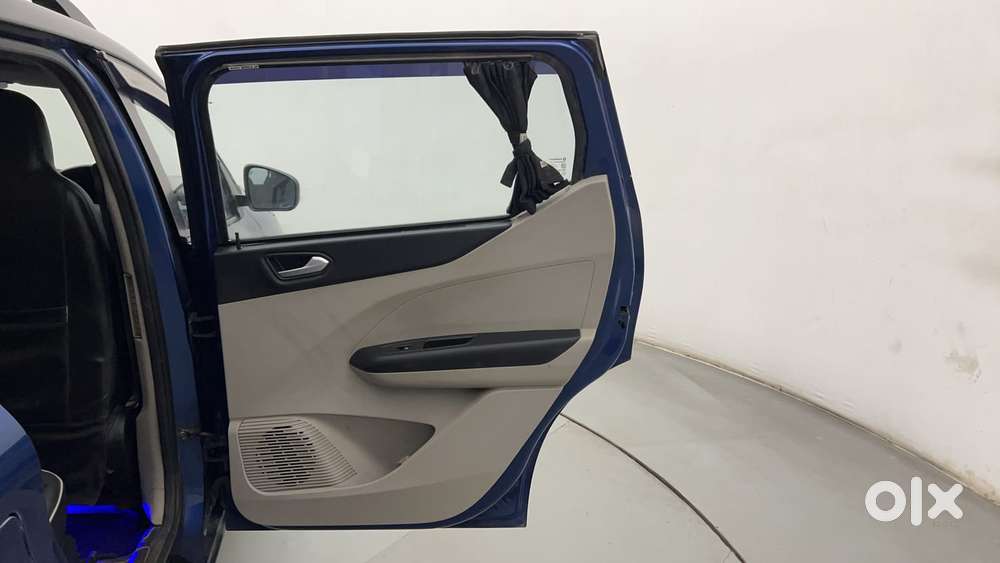 Renault Triber Rxz, 2022, Petrol