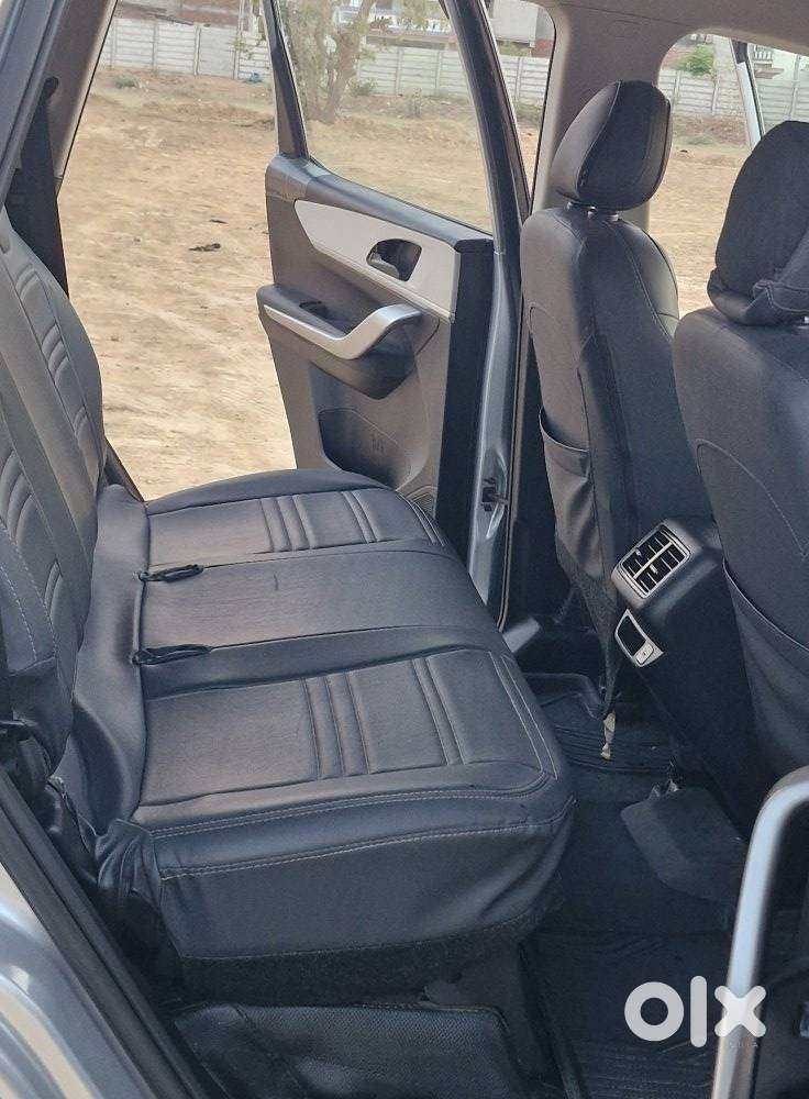 Mahindra Xuv700 2.2 Mx Diesel Mt 5 Str, 2022, Diesel