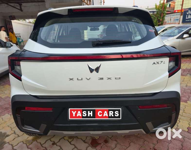 Mahindra Xuv 3xo Ax5 Pm Mt, 2023, Petrol