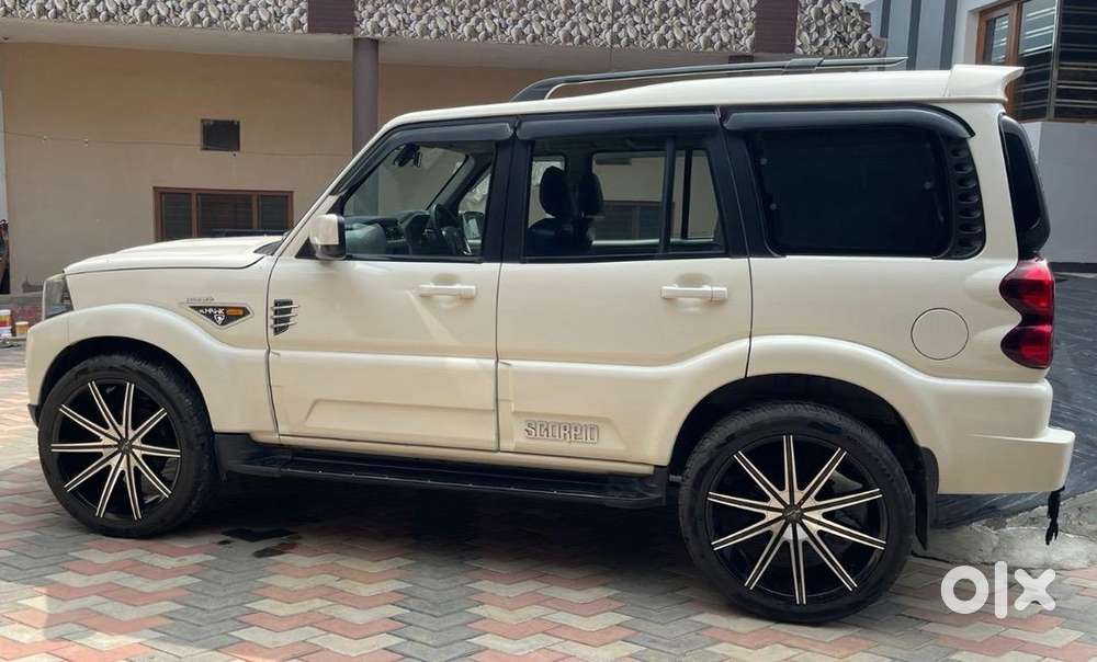 Mahindra Scorpio 2017 Diesel Well Maintained