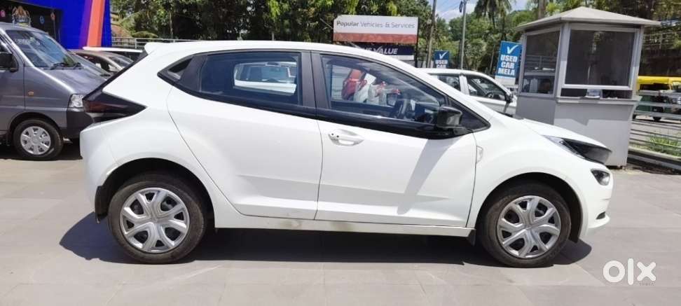 Tata Altroz 1.2 Xt, 2023, Petrol