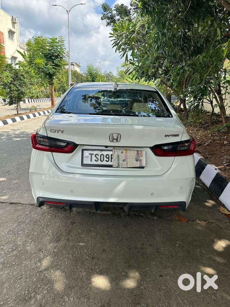 Looks Brand New -honda City Petrol Manual 2021