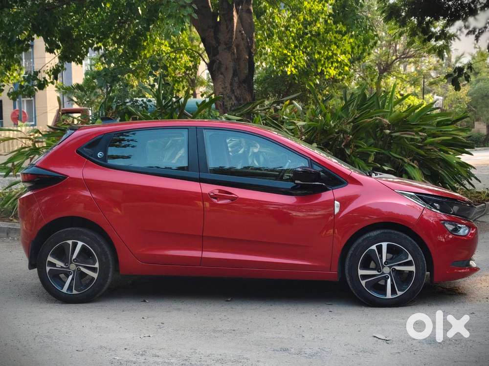 Tata Altroz Xz, 2025, Petrol