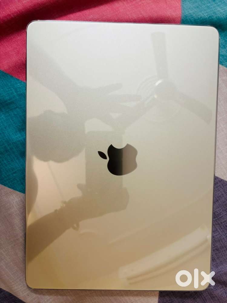 Apple MacBook Air (2022) &ndash; Like New / Unused