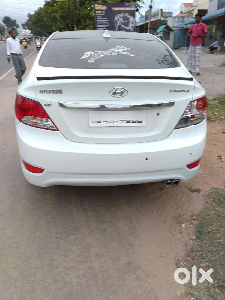 Hyundai Fluidic Verna 2011