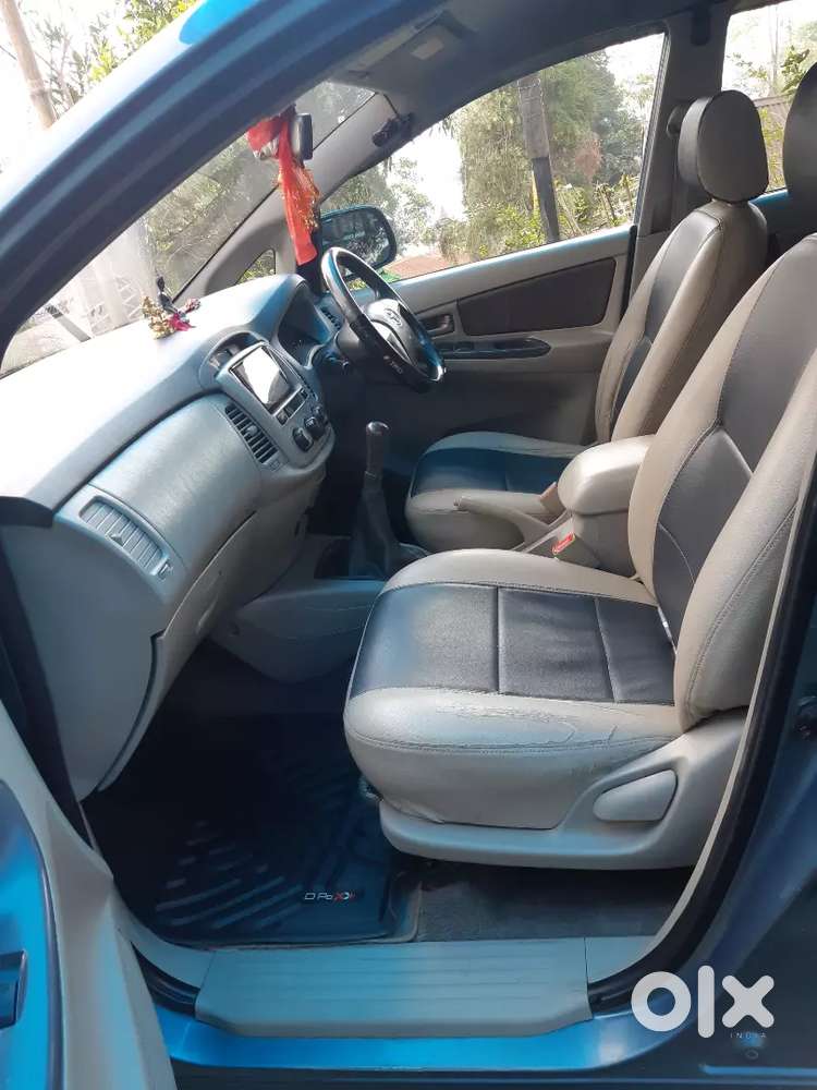 Toyota Innova 2012