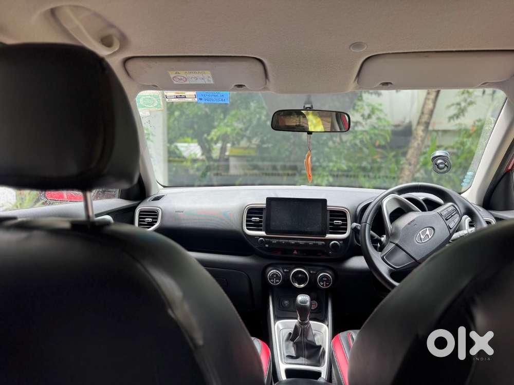 Hyundai Venue 2021 Petrol Well Maintained