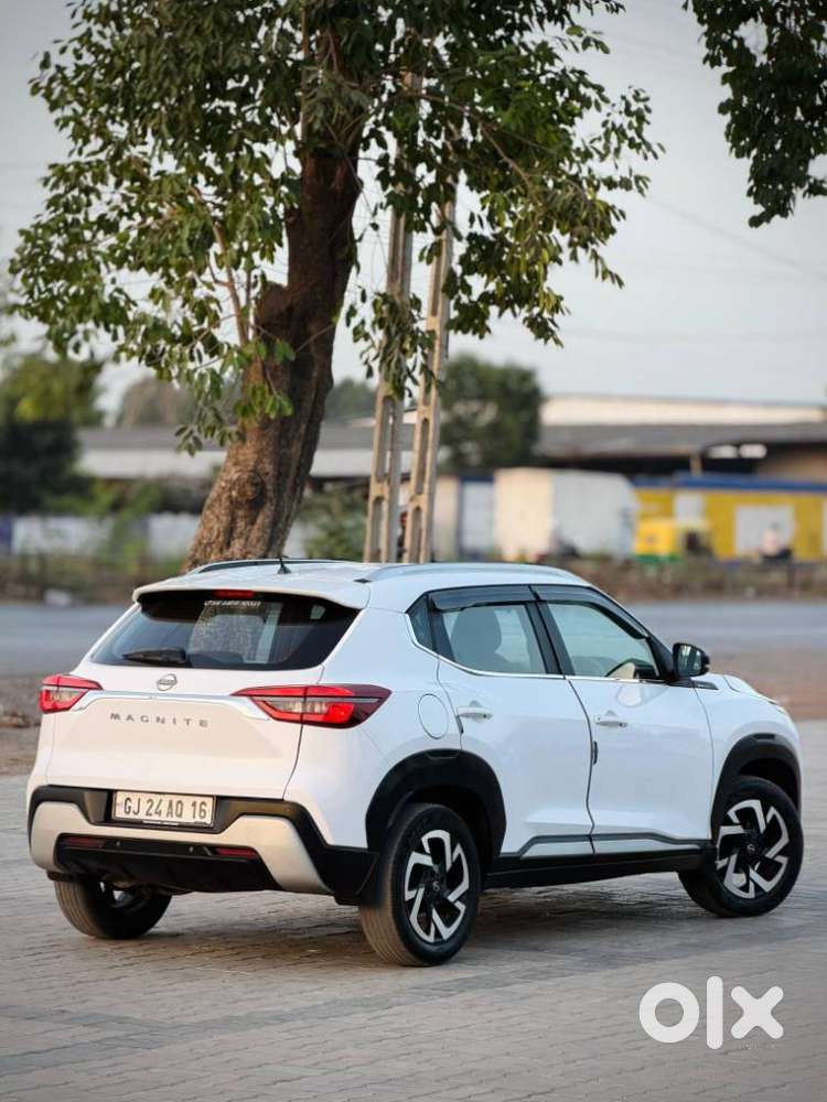 Nissan Magnite 1.0 Xv Executive, 2022, Petrol
