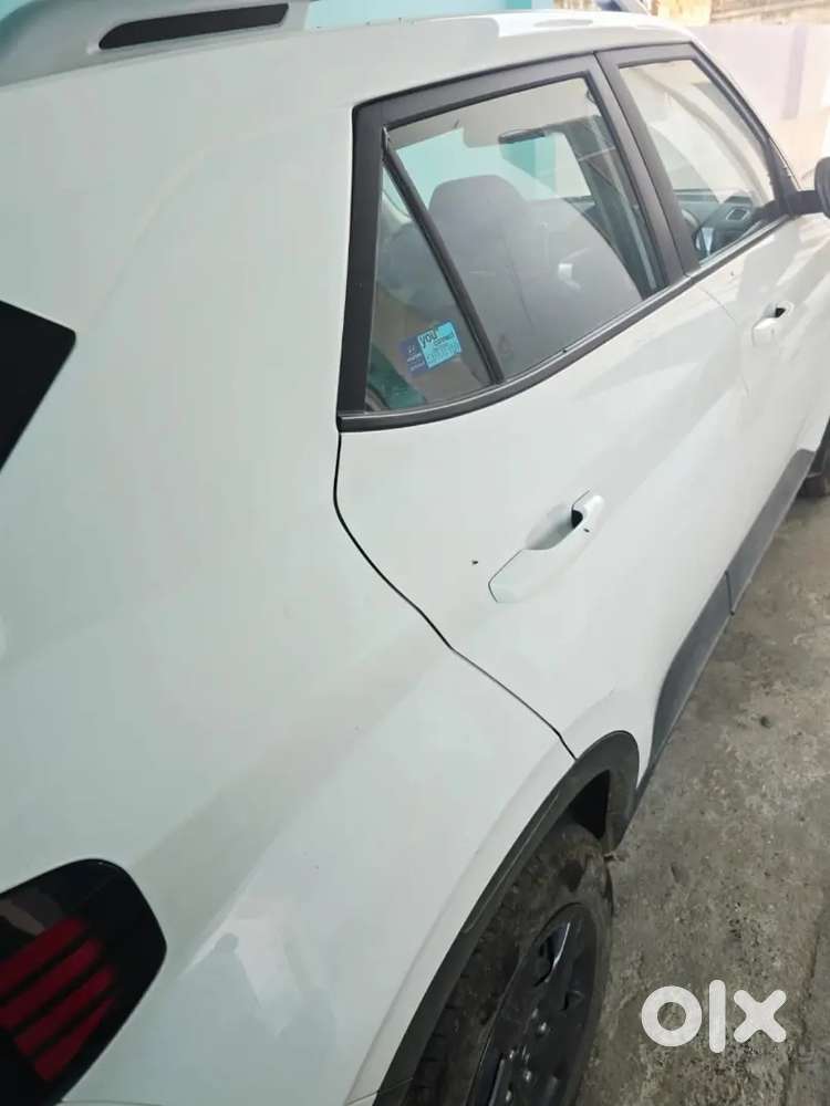 Hyundai Venue 2024 Petrol 11500 Km Driven ,brand New Condition
