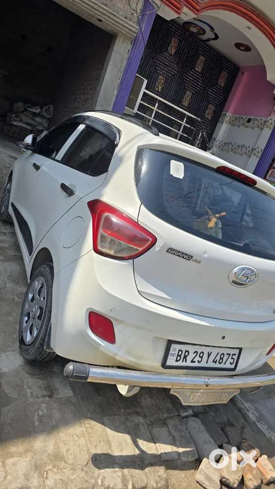 Hyundai Grand I10 2017 Petrol 28000 Km Driven