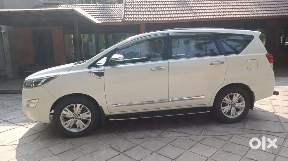 Toyota Innova Crysta 2016 Diesel 160000 Km Driven