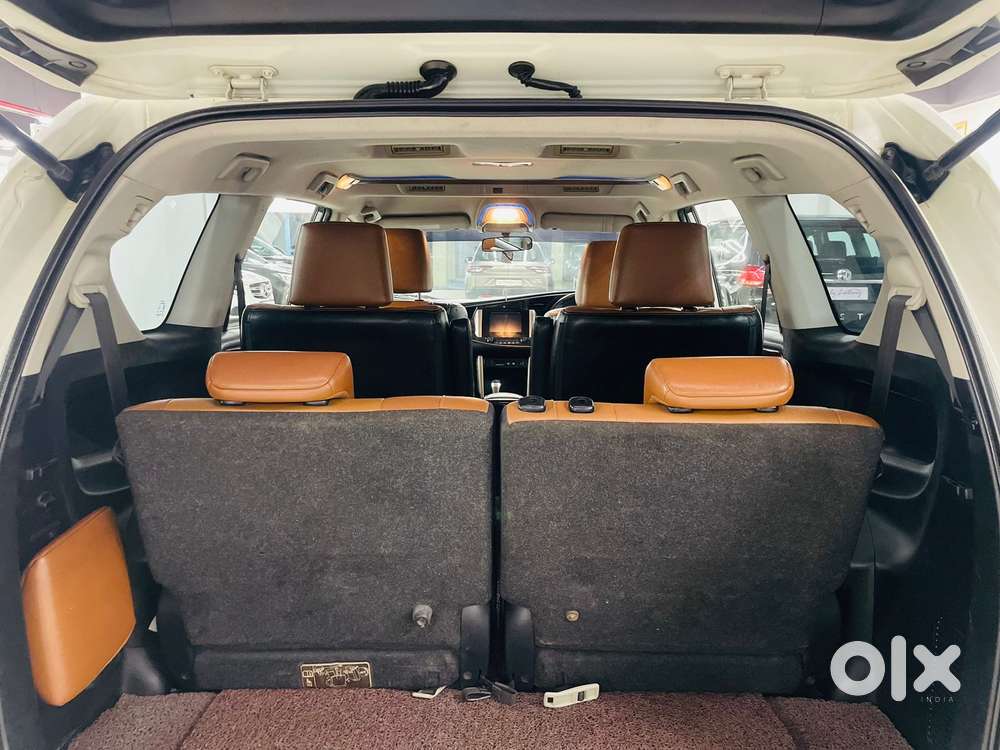 Toyota Innova Crysta 2.8z Automatic, 2016, Diesel