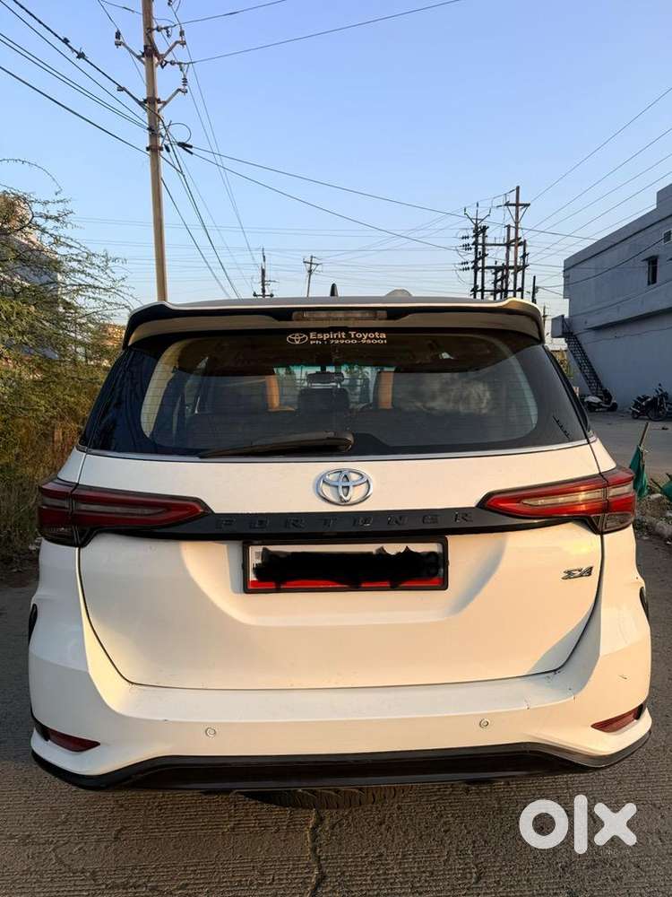 Toyota Fortuner Legender