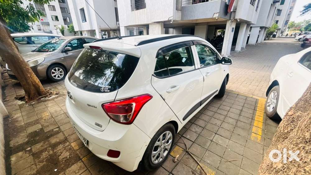 Hyundai Grand I10 2015 Cng & Hybrids Well Maintained