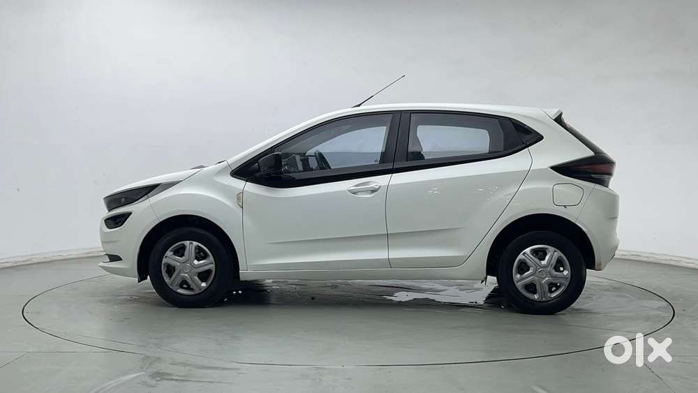 Tata Altroz 1.2 Xe, 2021, Petrol