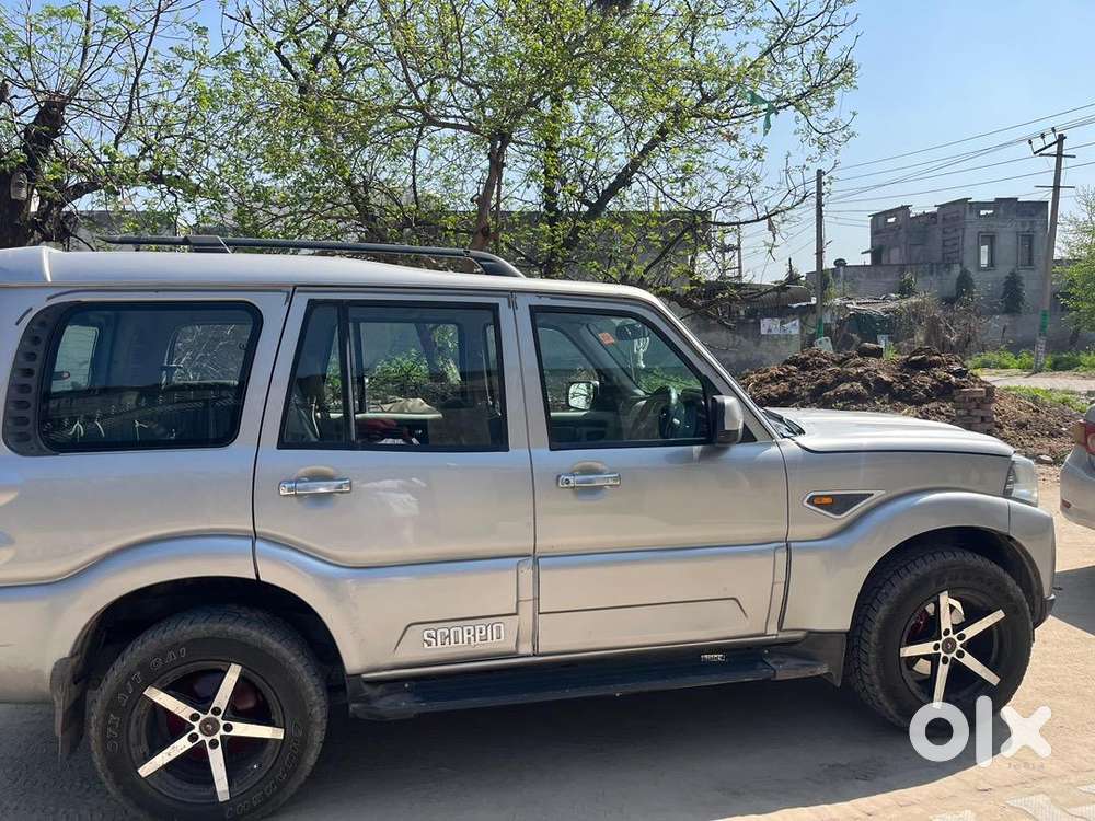 Mahindra Scorpio 2015 Diesel Well Maintained