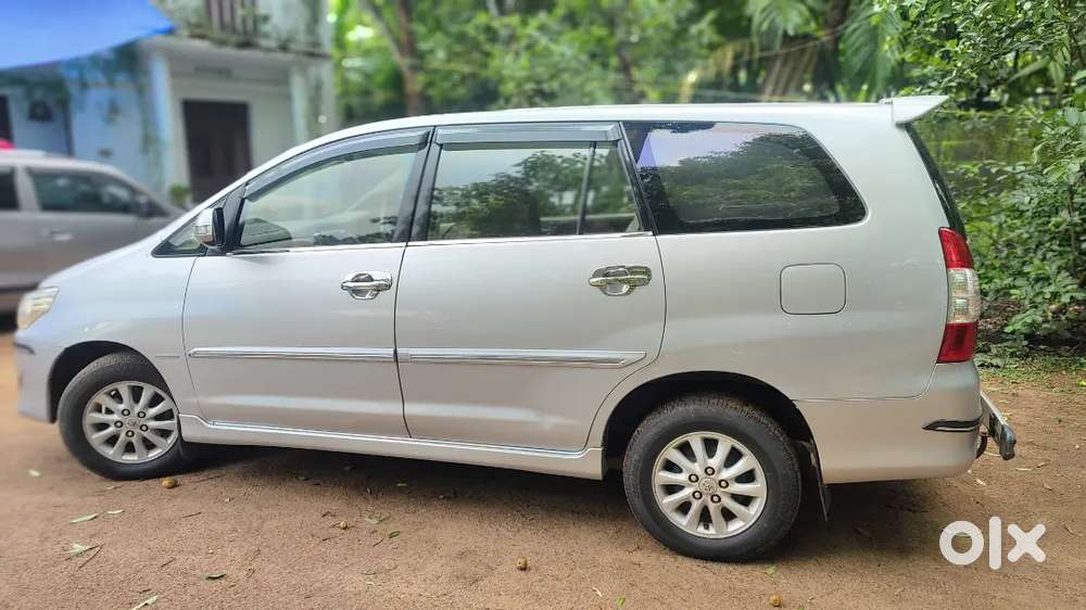 Toyota Innova 7 Str 2013 Full Option