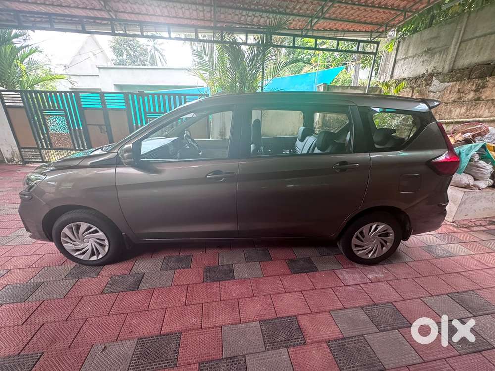 Maruti Suzuki Ertiga Smart Hybrid Vxi