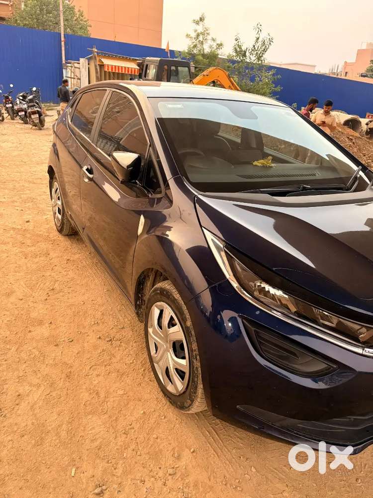 Tata Altroz 2024 Petrol Well Maintained Only 15000 Km Driven...