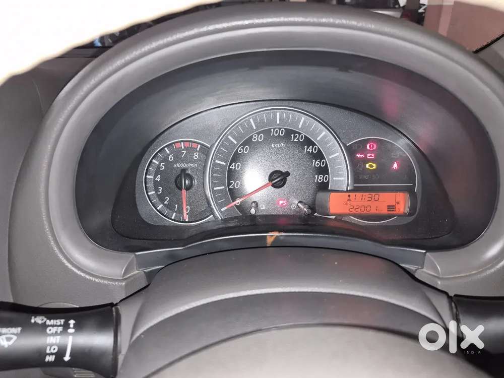 Nissan Micra Mc Xl O Petrol 2017 ( Dealers Please Stay Away
)