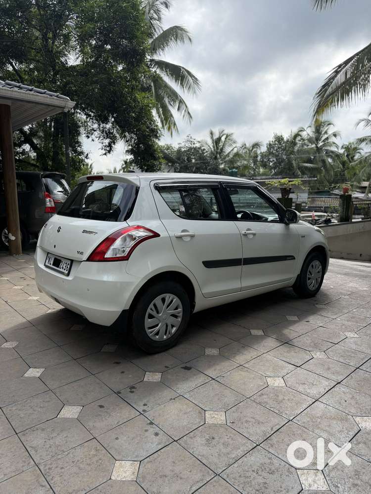 Maruti Suzuki Swift Vxi Abs Bsiv, 2017, Petrol