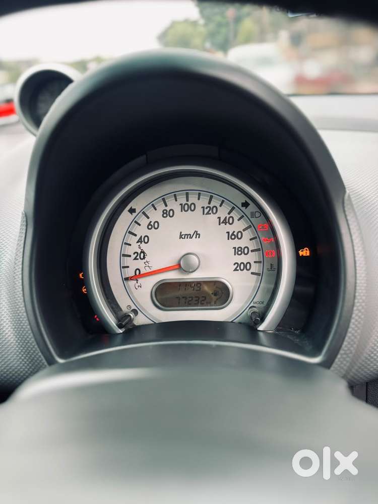 Maruti Suzuki Ritz Vxi, 2011, Petrol