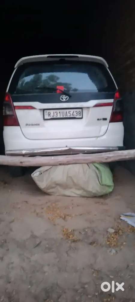 Toyota Innova 2015 Diesel Well Maintained