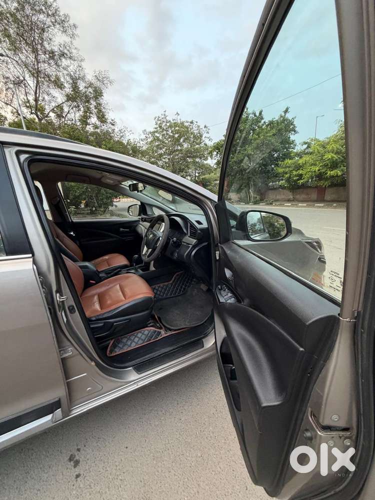 Toyota Innova Crysta 2.8 Gx At 8s, 2019, Diesel