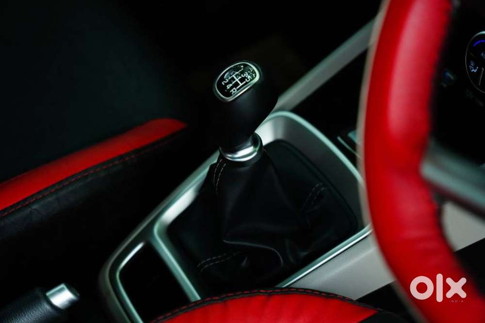 Hyundai Venue Sx Mt, 2025, Petrol