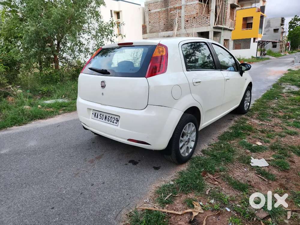 Fiat Punto Emotion 1.3 (top-end) 2013 Diesel Single Owner 66700 Km