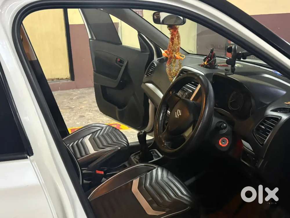 Maruti Suzuki White Brezza Diesel Good Condition