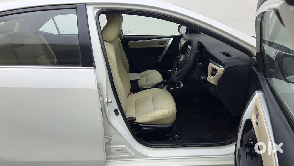 Toyota Corolla Altis 1.8 G, 2015, Petrol