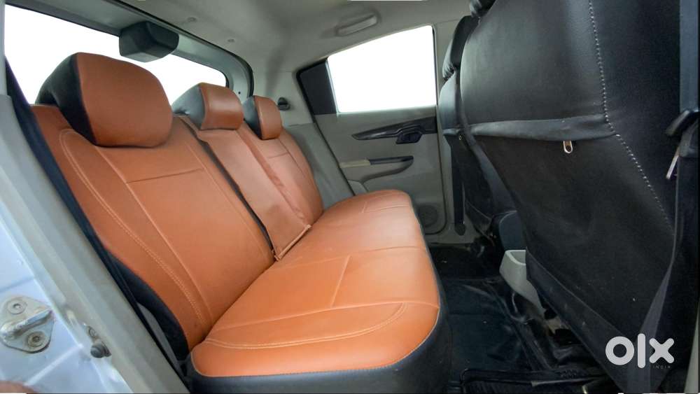 Mahindra Kuv 100 2016-2017 Mfalcon G80 K8 5str, 2016, Petrol