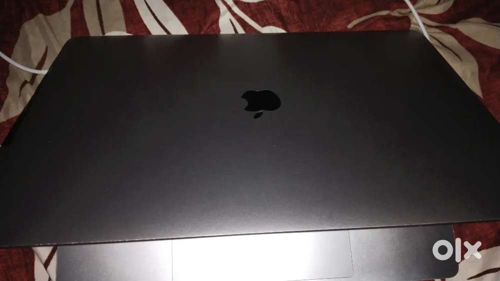 Macbook pro 2019 i7 16gb ram 512ssd