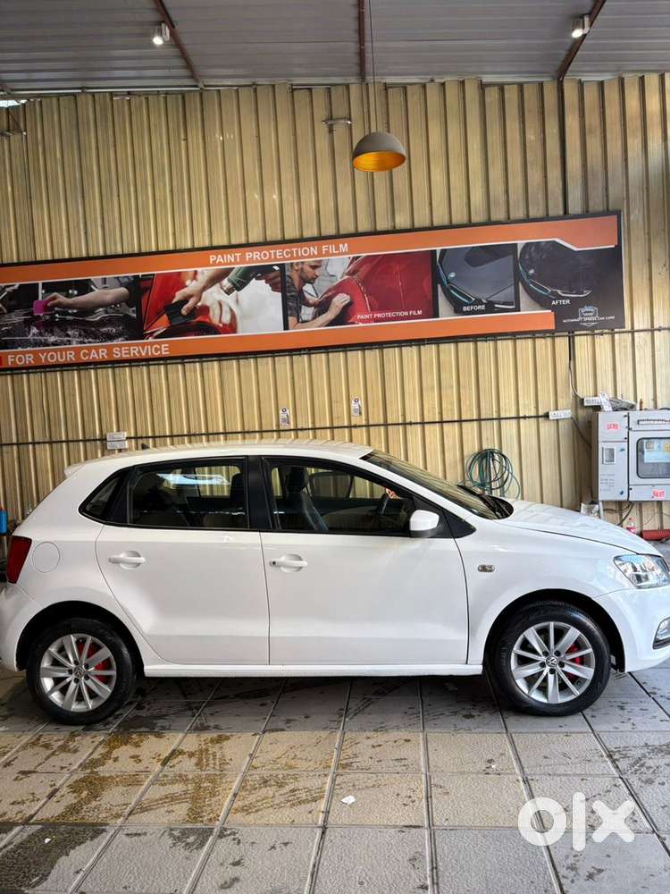 Volkswagen Polo 2015 Car