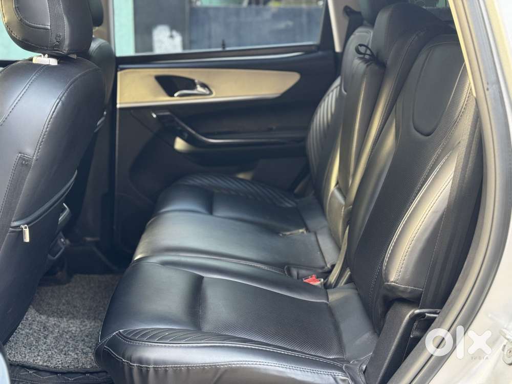 Mahindra Xuv700 Ax7l 6 Str At, 2023, Diesel