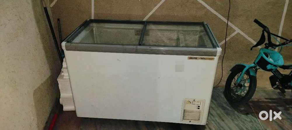 Voltas 350 litre display deefreeze 2021 model running condition