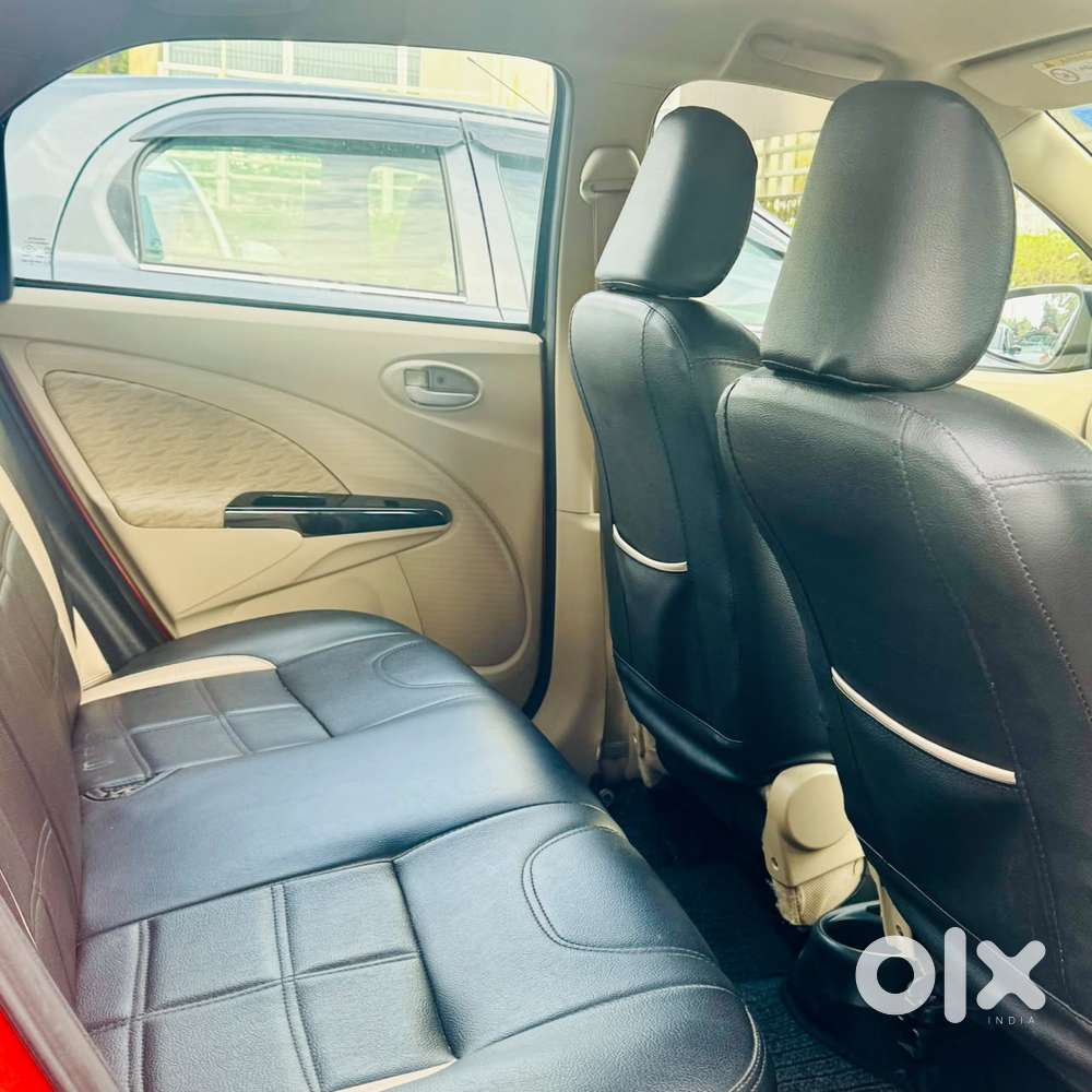 Toyota Etios Liva V Dual Tone, 2019, Petrol