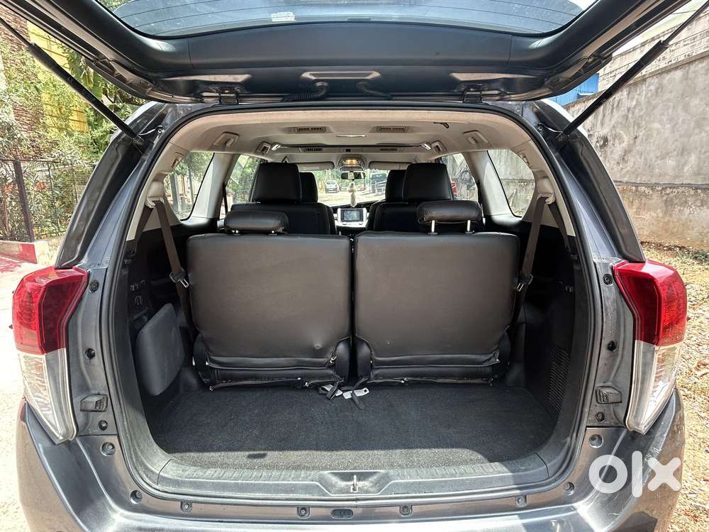 Toyota Innova Crysta 2.4 V 7 Str, 2016, Diesel