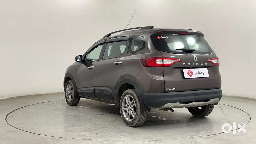 Renault Triber Rxz, 2023, Petrol
